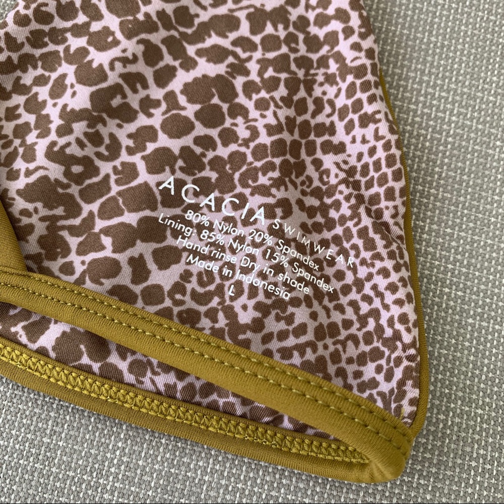 Acacia - Picture 4 of 7